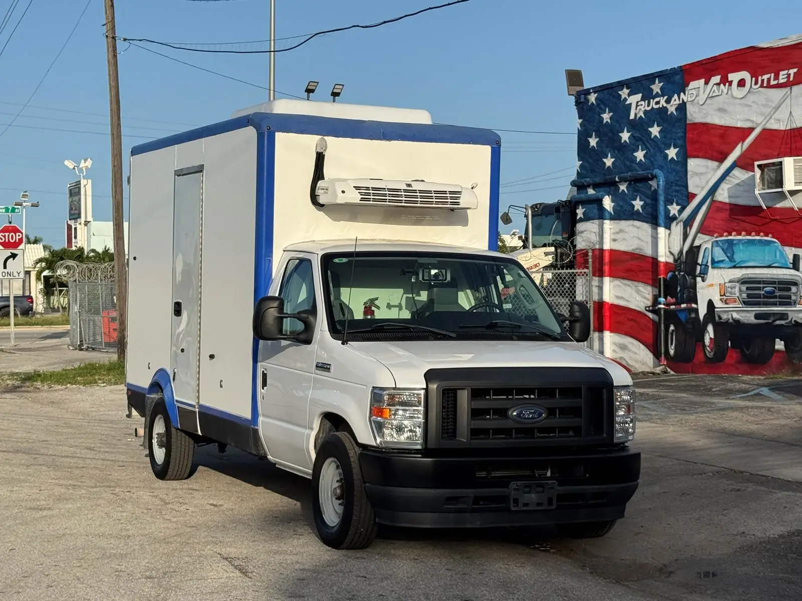 Used 2023 FORD E-350 Reefer Trucks Florida US | Truck and Van Outlet #1509225