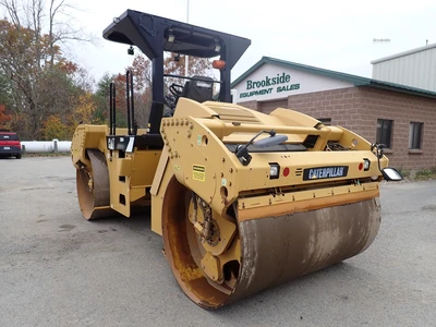 Used 2014 CATERPILLAR CB64 Tandem Rollers Massachusetts US | Brookside Equipment Sales #1422185