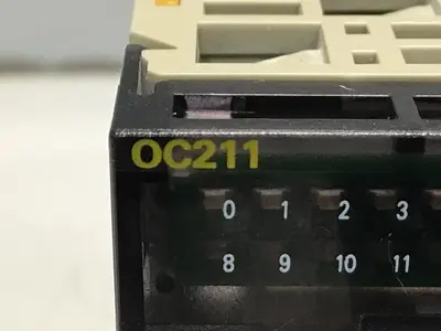 USED OMRON CJ1W-OC211