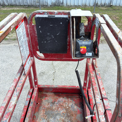 USED 2017 MEC 1330SE