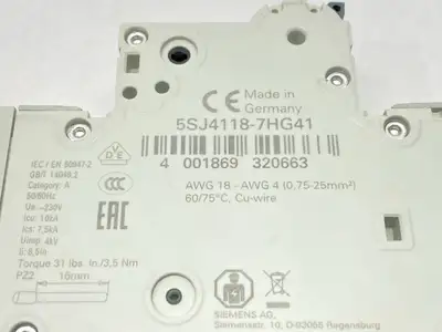 5SJ4118-7HG41 | Siemens  Miniature Circuit Breaker 15A 240V w/ 5ST3010-0HG Switch - Used