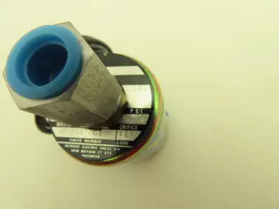 Honeywell Skinner V5D25110 Solenoid Valve 3-Way NC 120V 150PSI 1/4NPT Adjustable