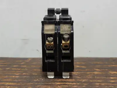 Used SQUARE D QO220 Switchgears British Columbia CA | Lenmark #242279