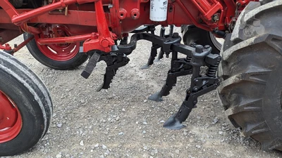 USED 1982 INTERNATIONAL 274