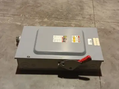 USED SQUARE D CH324N