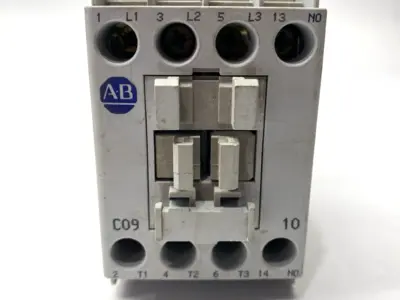 USED ALLEN-BRADLEY IEC CONTACTOR 3-POLE 9A 120V