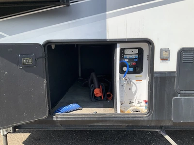 Used 2022 GRAND DESIGN MOMENTUM Campers, Caravans, Motorhomes Michigan US | Miedema Asset Management Group #1366695