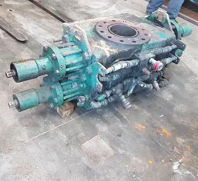 USED SHAFFER 7 1/16" 3M DOUBLE RAM BOP