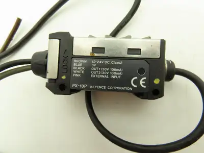 Keyence PX-10P Photoelectric Sensor Amplifier Unit PNP  Lot of 2