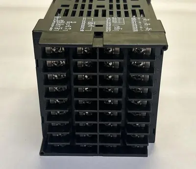 Used HONEYWELL DC3500-C0-3B00-200-00000-E0-0 Industrial Controls | Surplus Asset Holdings #1218499