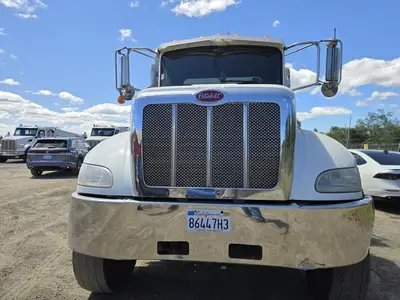 USED 2018 PETERBILT 348