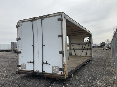 USED SUPREME CURTAINSIDE TRUCK BODY 24’