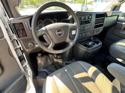 Used 2021 GMC SAVANA CUTAWAY Box trucks Florida US | Truck and Van Outlet #1509173