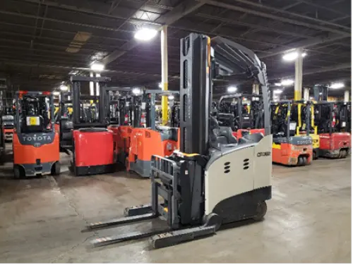 Used 2021 CROWN RMD6095S-32 Reach Trucks Pennsylvania US | National Lift Equipment #1382087