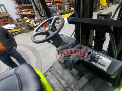 Used 2001 CLARK CGC70 Misc Forklifts Michigan US | Vander Ziel Machinery Sales #480427