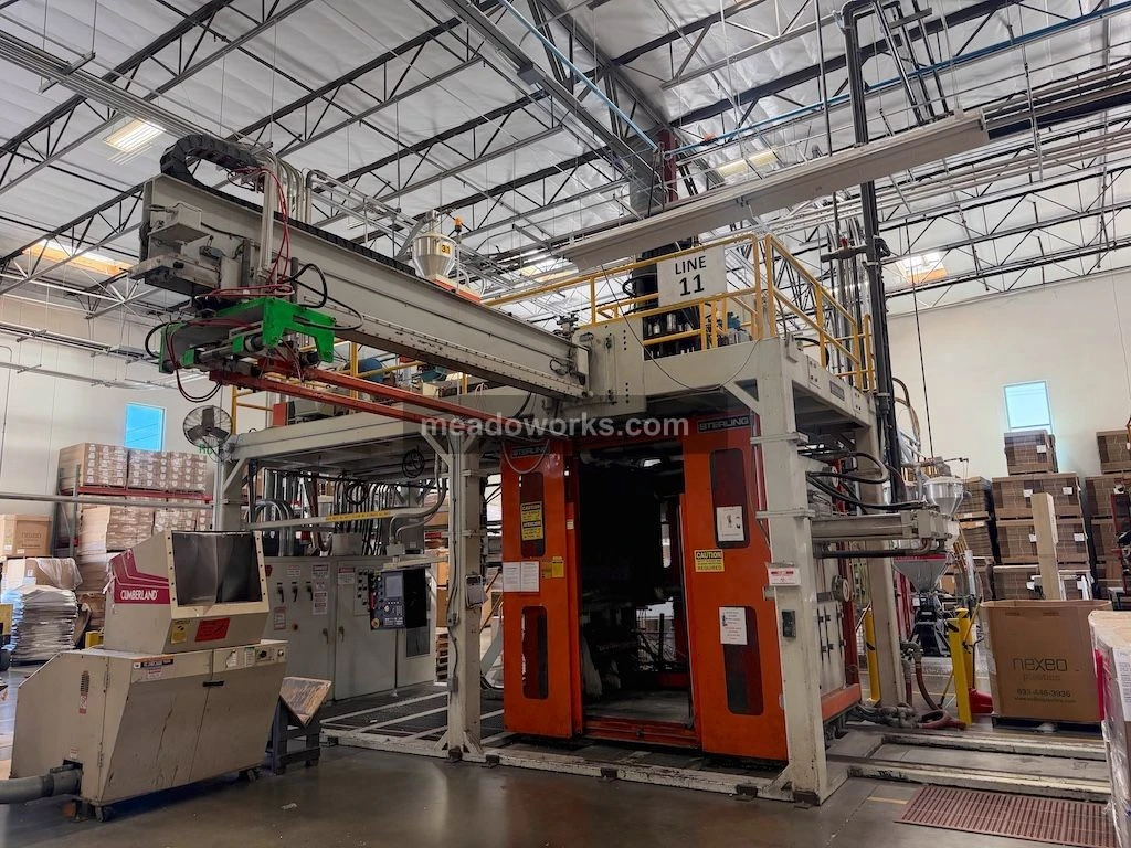 Used Sterling 20 lb. Accumulator Head Blow Molding Machines Illinois US | Meadoworks #1514550
