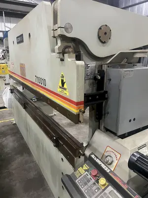 USED 1997 ACCURPRESS 710010
