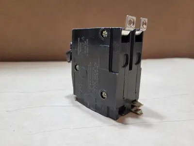 USED SQUARE D QOB230