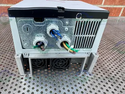 USED ALLEN BRADLEY POWERFLEX 70 20AD022A3AYNANNN AC DRIVE 15 HP, 3PH
