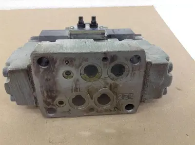 USED YUKEN DSHG-04-3C11-C2-ET-D24-50