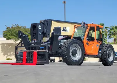 NEW 2025 JLG 1055