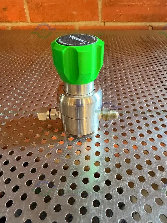 Used SWAGELOK KPR1JRA427A20000 STAINLESS STEEL PR REGULATOR, 0 TO 500 PSIG Valves/Fittings California US | Equipment Lab #1517838