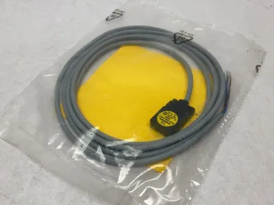 26200, BC5-Q08-AP6X2/S250 | Turck BC5-Q08-AP6X2/S250 Rectangular Capacitive Sensor 5mm Sn 10-30VDC 26200 - New
