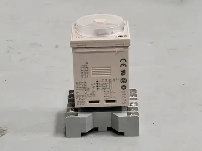 USED OMRON H3CR-A