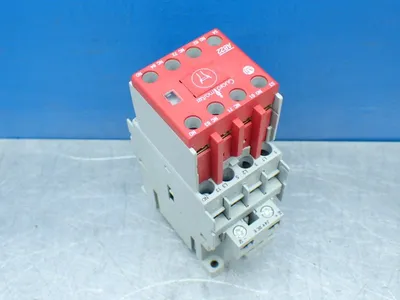 NEW ALLENBRADLEY 100SC09EJ32BC