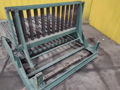 60" x 48" ROACH PNEUMATIC LIFT & TILT UPENDER / TABLE WITH ROLLER CONVEYOR : YOBRO #24710