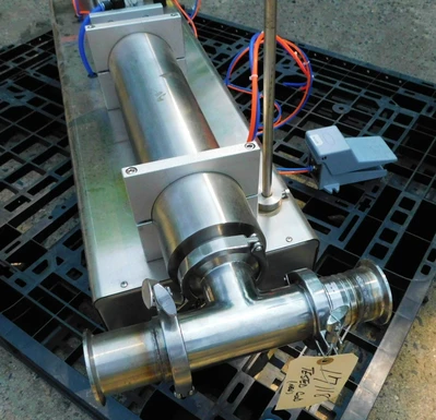 USED SINGLE PISTON FILLER TABLE TOP