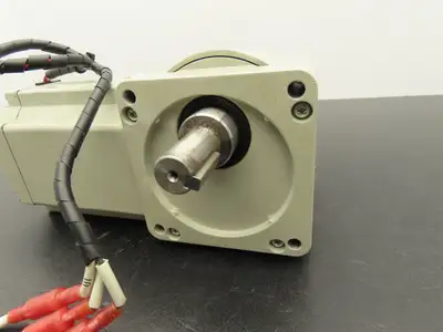 Sumitomo Hyponic Drive RNFM009-15R-30 Gearmotor 30:1 Ratio 56rpm 230V 3PH RH