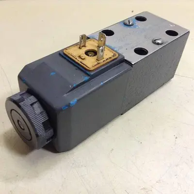 USED VICKERS DG4V-3-2AL-M-U-HL7-60