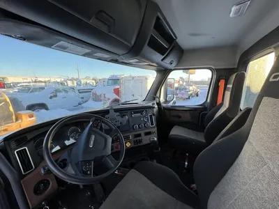 Used 2021 FREIGHTLINER CASCADIA Conventional trucks Minnesota US | Carco Truck & Equipment #1513697