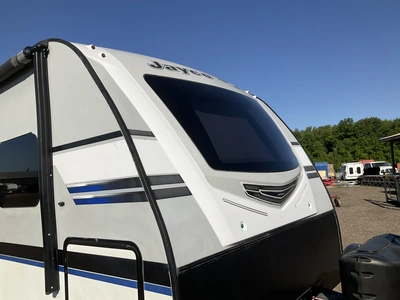 USED 2018 WHITE HAWK 23MRB
