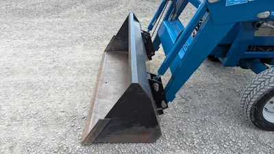 USED 1990 FORD 2120
