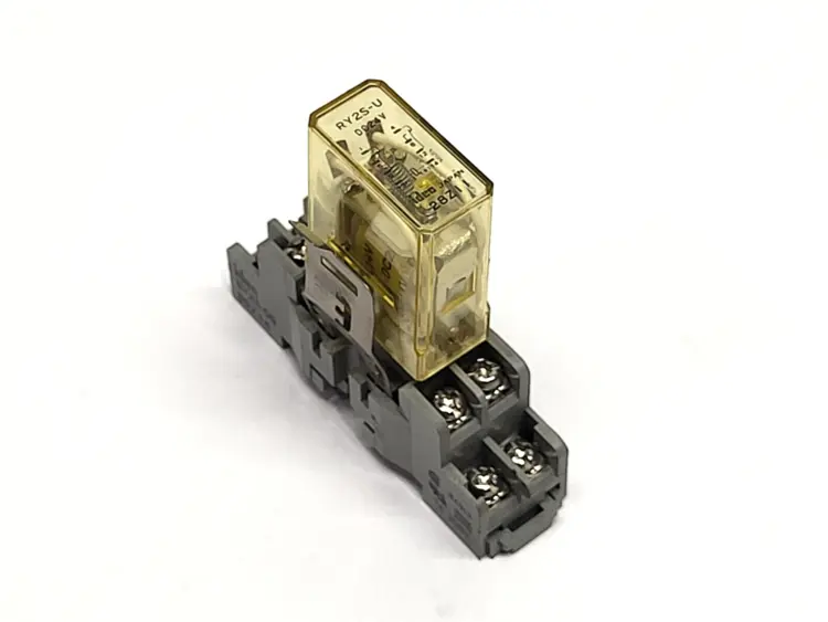 Used IDEC SY2S-05, RY2S Relays & Switches Michigan US | Maverick Industrial Sales #1483115