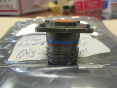 NEW Amphenol 77820 (88-592913-35K)