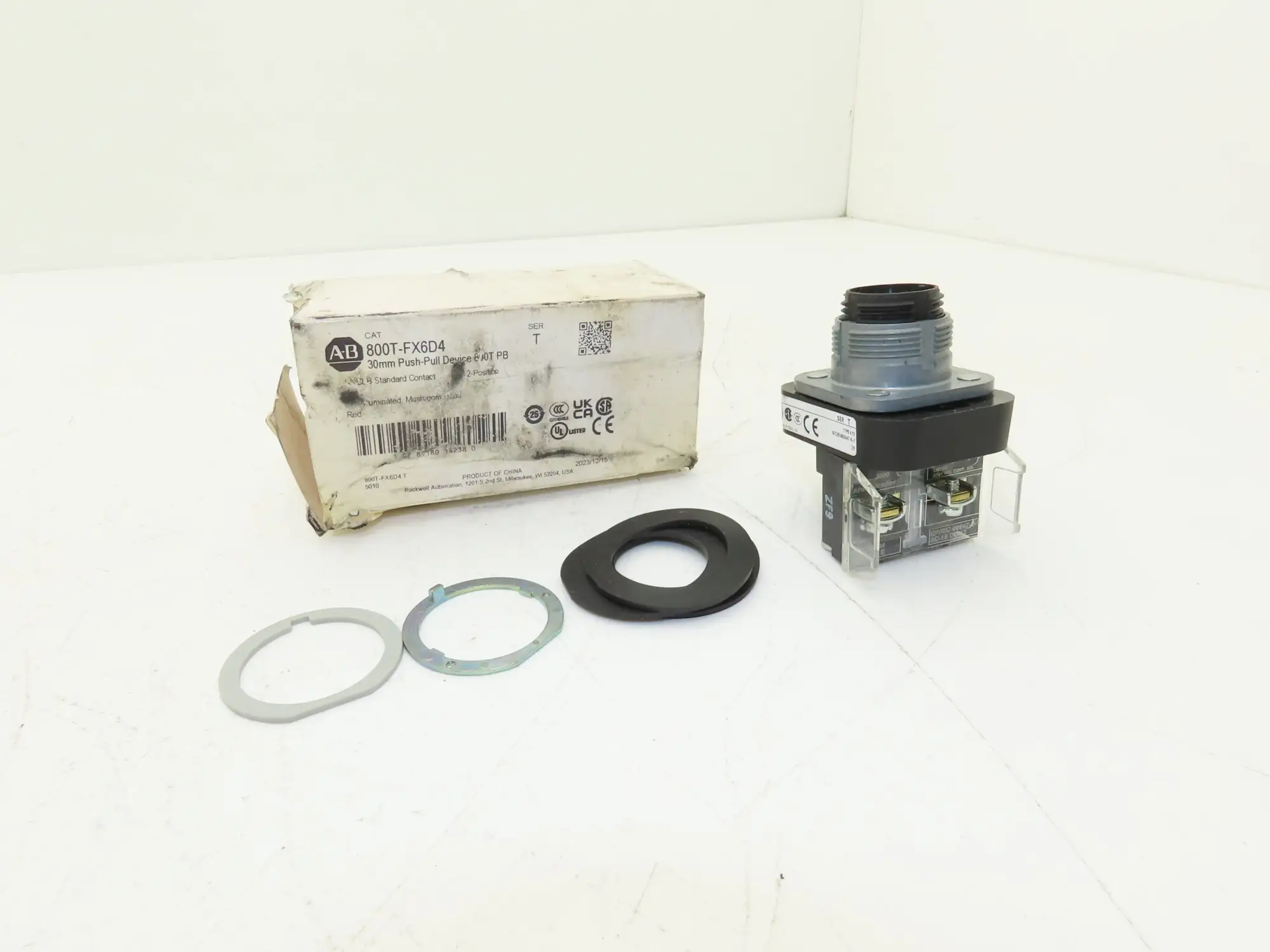 Allen Bradley 800T-FX6D4 Push-Pull E-Stop Pushbutton 30mm  -No Cap Head