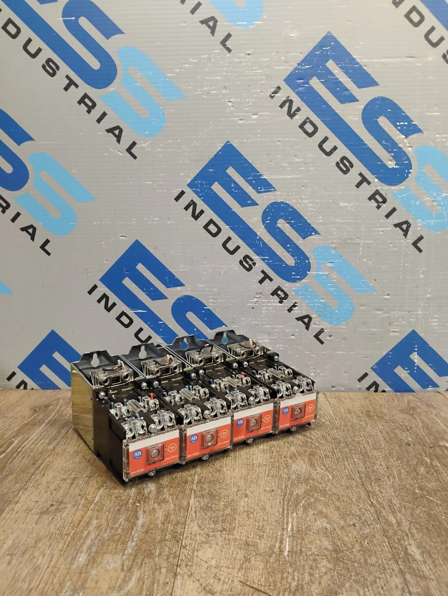 USED ALLEN BRADLEY 700S-DCP710Z24