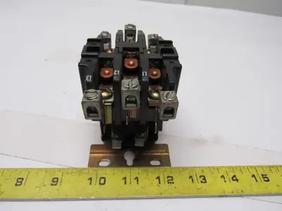 Furnas 42CE35AJ223 Ser A 600V 15Hp MAX 24V Coil Definite Purpose Controller