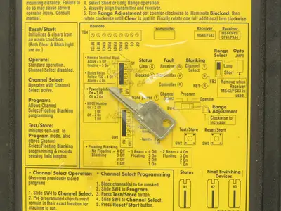 STI 70027-1002 Safety Light Curtain Controller W/Key 115VAC 50/60Hz 30VA