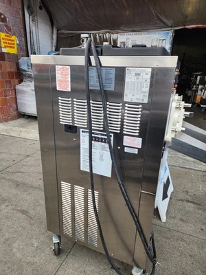 USED Taylor C002-33