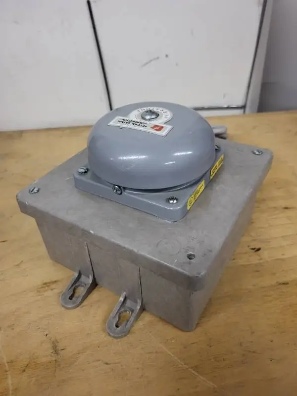 Federal Signal Corporation Vibratone Industrial Alarm Bell