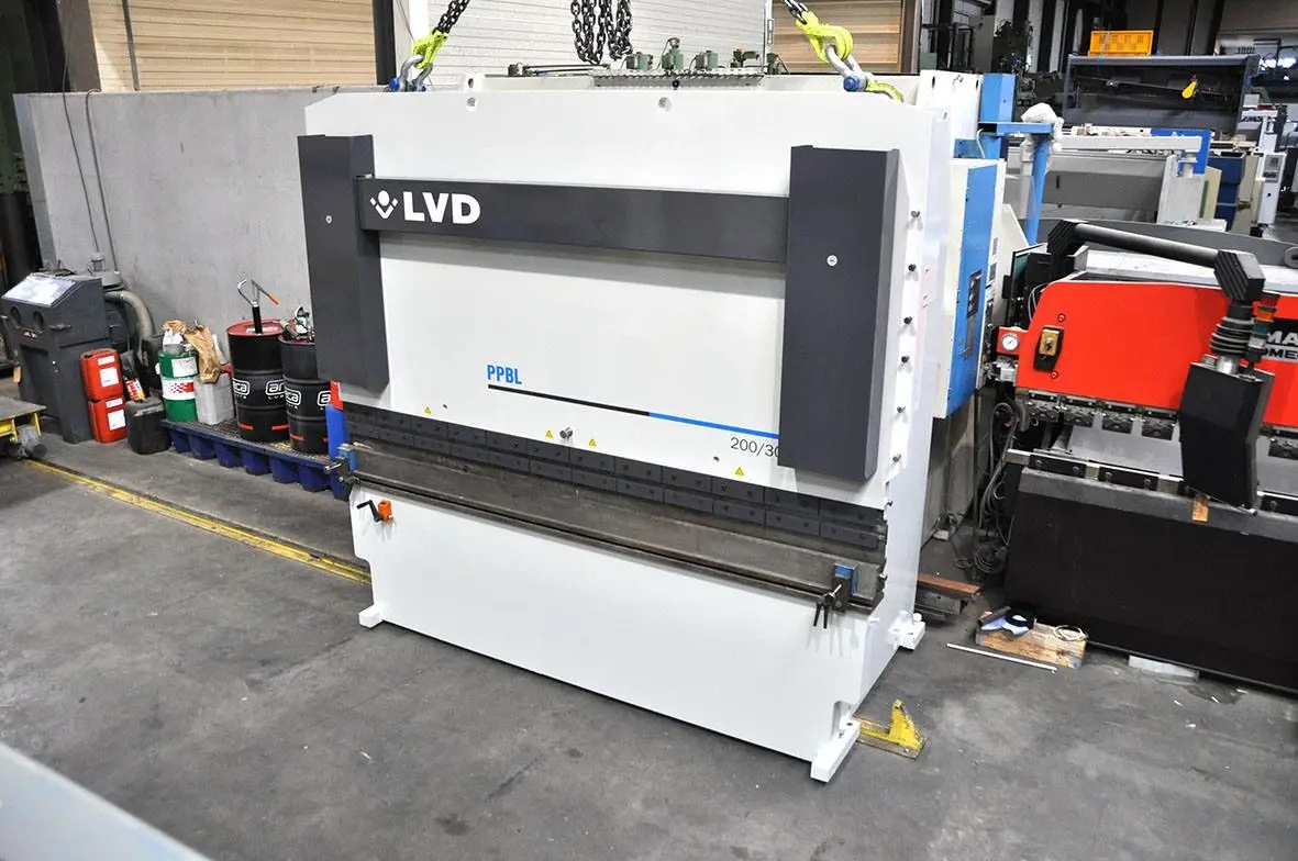 USED LVD PPBL 200 TON X 3100 MM
