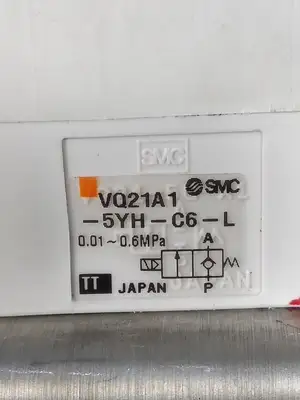 SMC VQ21A1 Solenoid Valve Loc5E5/3