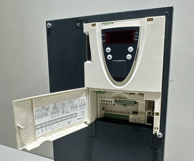 Used Schneider Electric ATV71HD30N4Z Variable Speed Drives Indiana US | J&J Industrial Supply #1303668