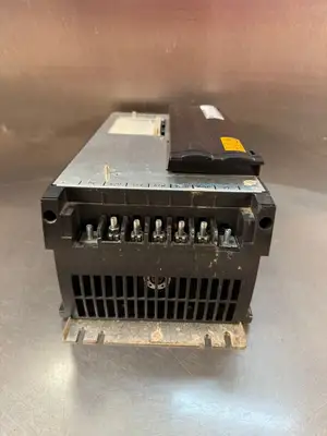 Sew Eurodrive MDX60A0300-503-4-00 Drive / 08227152 (10.6.2)