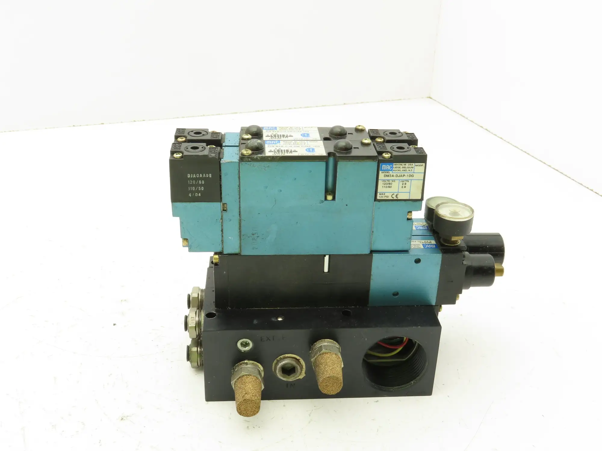 MAC 92B-BAB-CJA-DM-DJAP-1DG  2-Station Solenoid Valve Manifold 120V 92 Series