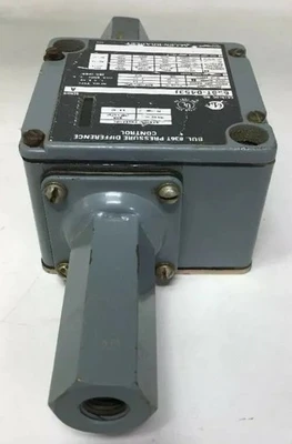 USED Allen-Bradley 836T-D453J